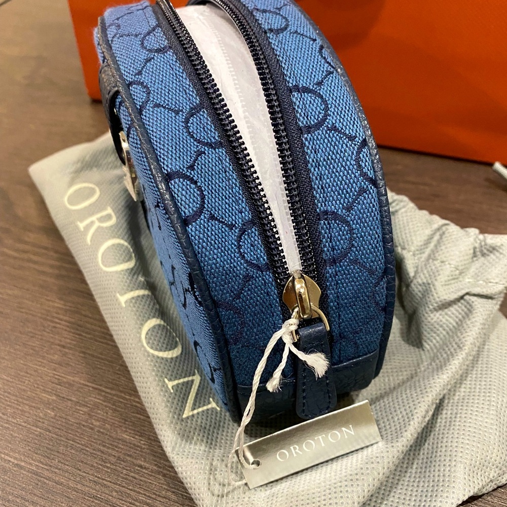 Oroton Small Beauty Case in Navy - Picture 6 of 6